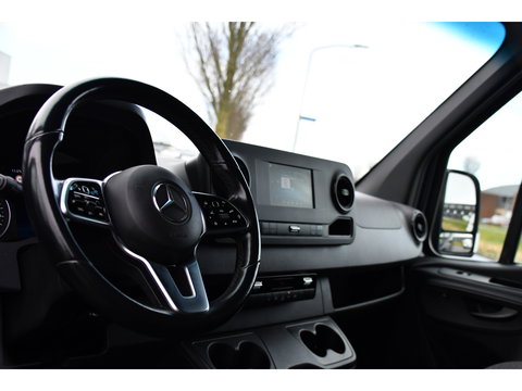 Mercedes-Benz Sprinter 319 V6 3.0 CDI L2H2 PB Edition Cruise, 360 Camera, Carplay, LED, 3500kg Trekhaak, LED, NAVI, Virtual, Uniek!