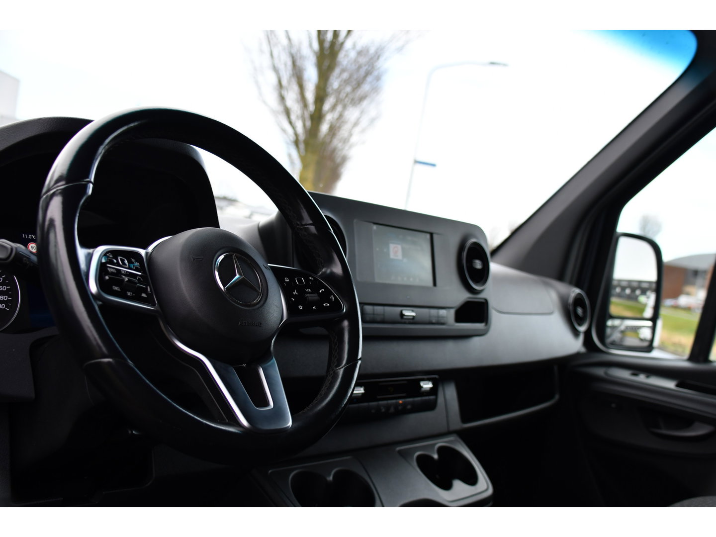 Mercedes-Benz Sprinter 319 V6 3.0 CDI L2H2 PB Edition Cruise, 360 Camera, Carplay, LED, 3500kg Trekhaak, LED, NAVI, Virtual, Uniek!