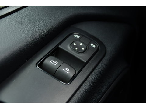 Mercedes-Benz Sprinter 319 V6 3.0 CDI L2H2 PB Edition Cruise, 360 Camera, Carplay, LED, 3500kg Trekhaak, LED, NAVI, Virtual, Uniek!