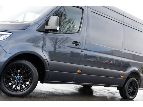 Mercedes-Benz Sprinter 319 V6 3.0 CDI L2H2 PB Edition Cruise, 360 Camera, Carplay, LED, 3500kg Trekhaak, LED, NAVI, Virtual, Uniek!