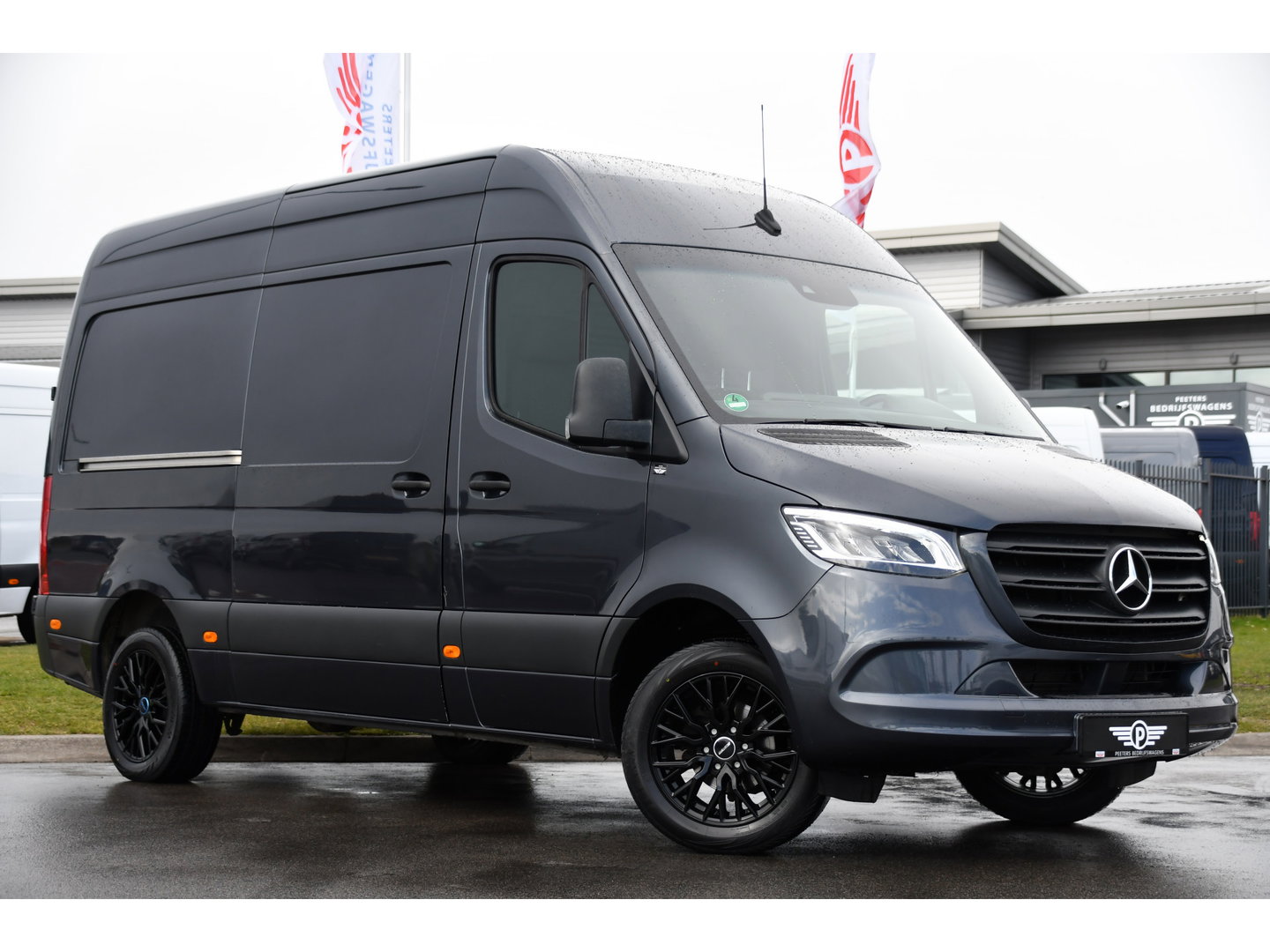 Mercedes-Benz Sprinter 319 V6 3.0 CDI L2H2 PB Edition Cruise, 360 Camera, Carplay, LED, 3500kg Trekhaak, LED, NAVI, Virtual, Uniek!