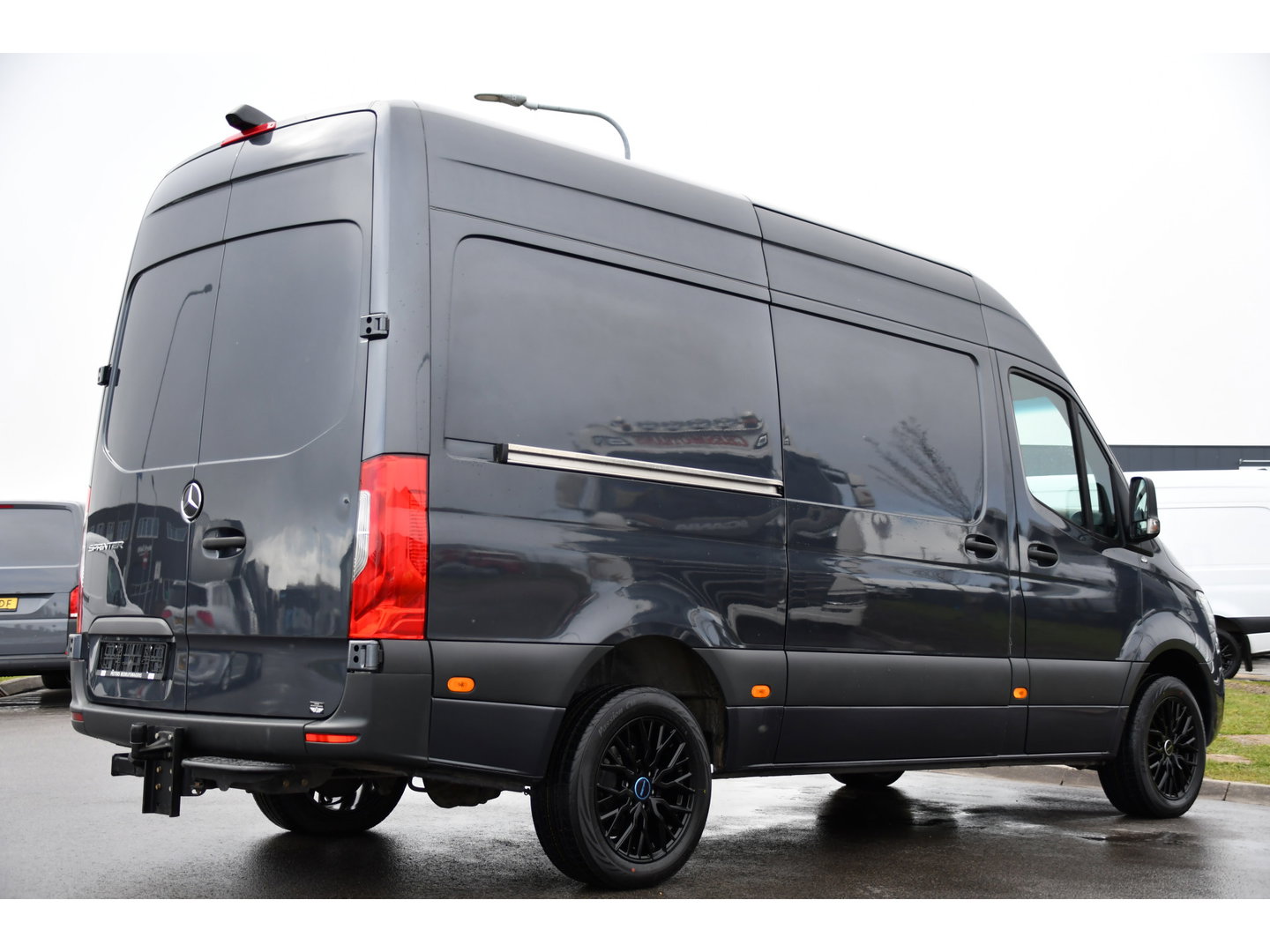 Mercedes-Benz Sprinter 319 V6 3.0 CDI L2H2 PB Edition Cruise, 360 Camera, Carplay, LED, 3500kg Trekhaak, LED, NAVI, Virtual, Uniek!