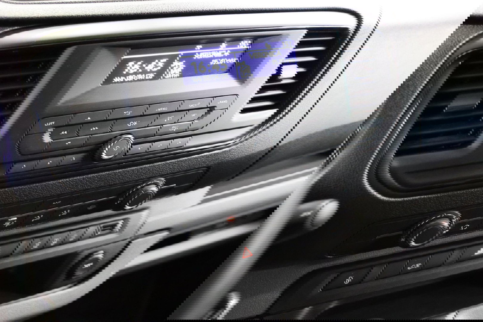 Opel Vivaro 1.5 CDTI L3H1 LANG IMPERIAAL EN TREKHAAK