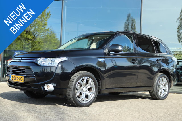 Mitsubishi Outlander - 2.0 PHEV instyle | SCHUIFDAK | LEDER | NAVI | CAMERA | KEY-LESS