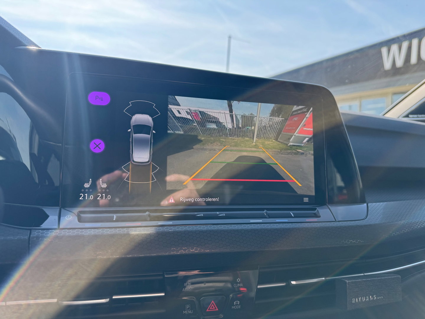 Volkswagen Golf 2.0 TSI GTI Clubsport 301PK H&K PANO Camera VOL !!