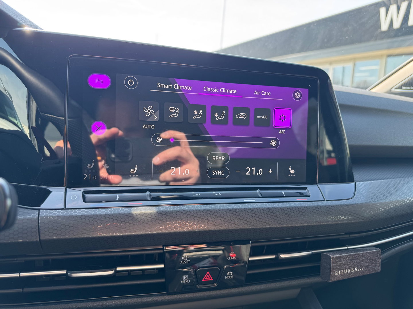 Volkswagen Golf 2.0 TSI GTI Clubsport 301PK H&K PANO Camera VOL !!