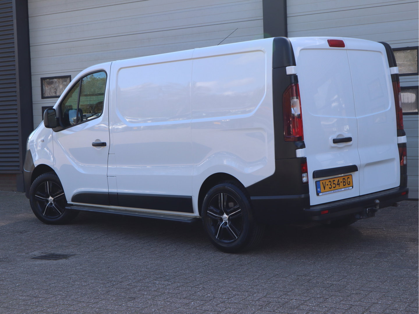 Renault Trafic 1.6 dCi 90pk L1 - Trekhaak - Airco - 3 Zits