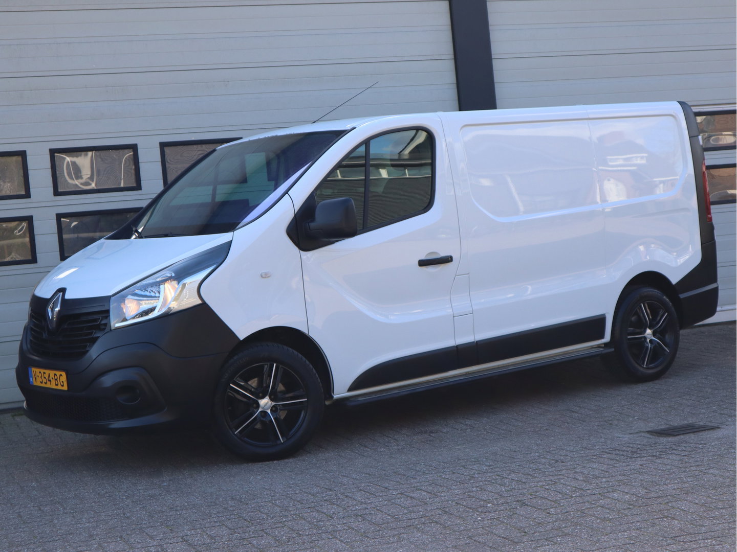 Renault Trafic 1.6 dCi 90pk L1 - Trekhaak - Airco - 3 Zits