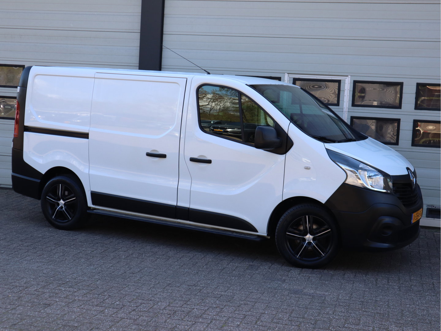 Renault Trafic 1.6 dCi 90pk L1 - Trekhaak - Airco - 3 Zits