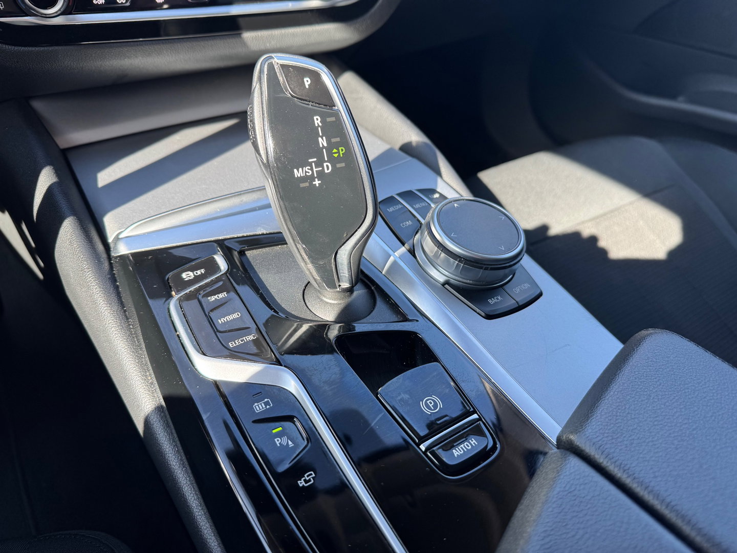 BMW 5 Serie Touring 530e xDrive ACC HUD 360 camera Laser 1 Jaar Garantie !