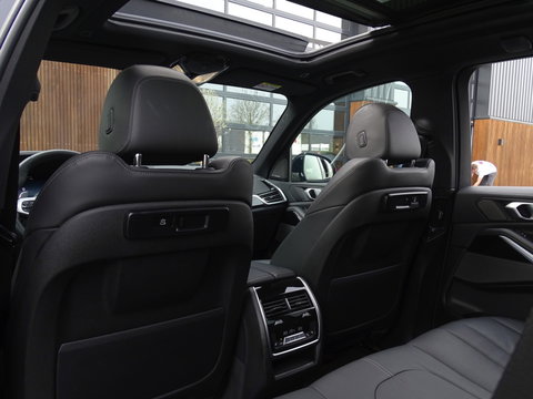 BMW X5 40i 341PK X-Drive / M-Sport / pano / Harman Kardon / Laser