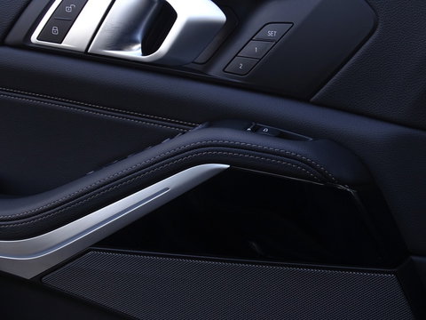 BMW X5 40i 341PK X-Drive / M-Sport / pano / Harman Kardon / Laser