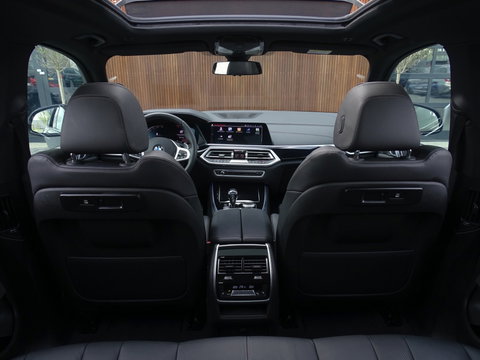 BMW X5 40i 341PK X-Drive / M-Sport / pano / Harman Kardon / Laser