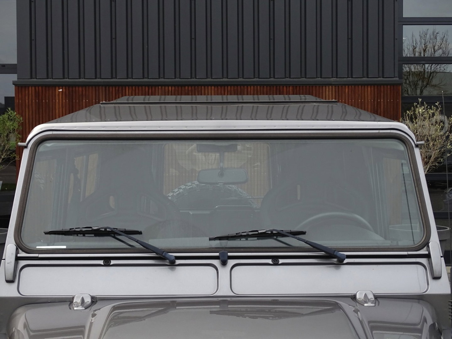 Land Rover Defender 2.4 TD4 HT 90" SE / Recaro / grijs kenteken / LED / *NAP*