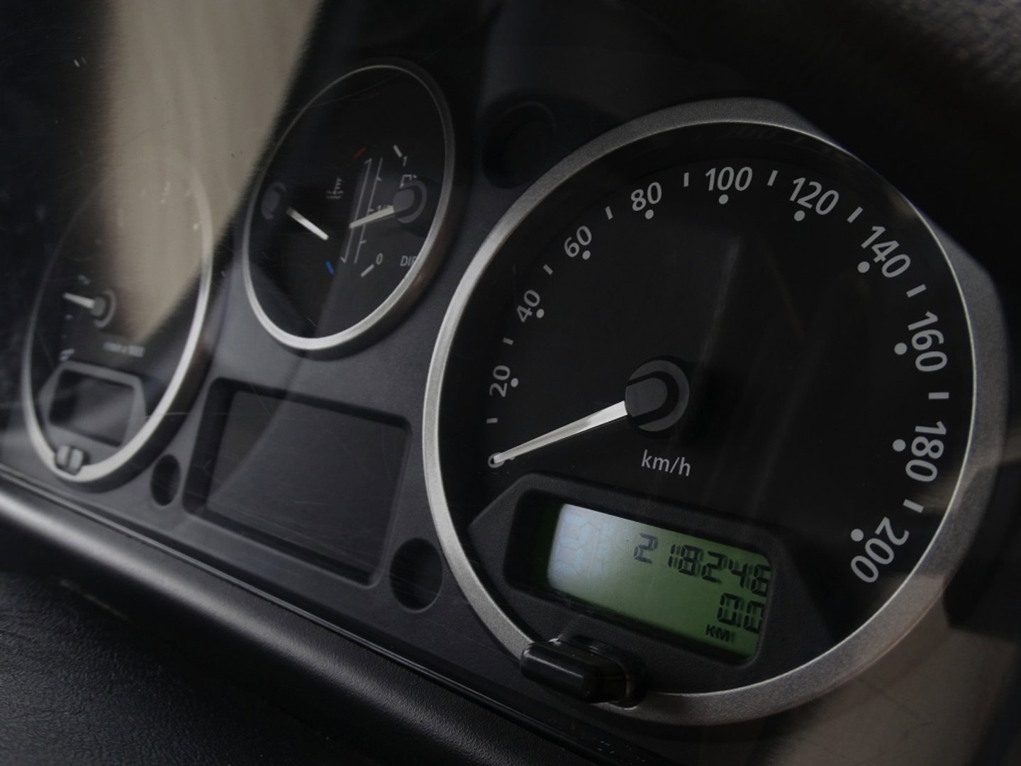 Land Rover Defender 2.4 TD4 HT 90" SE / Recaro / grijs kenteken / LED / *NAP*