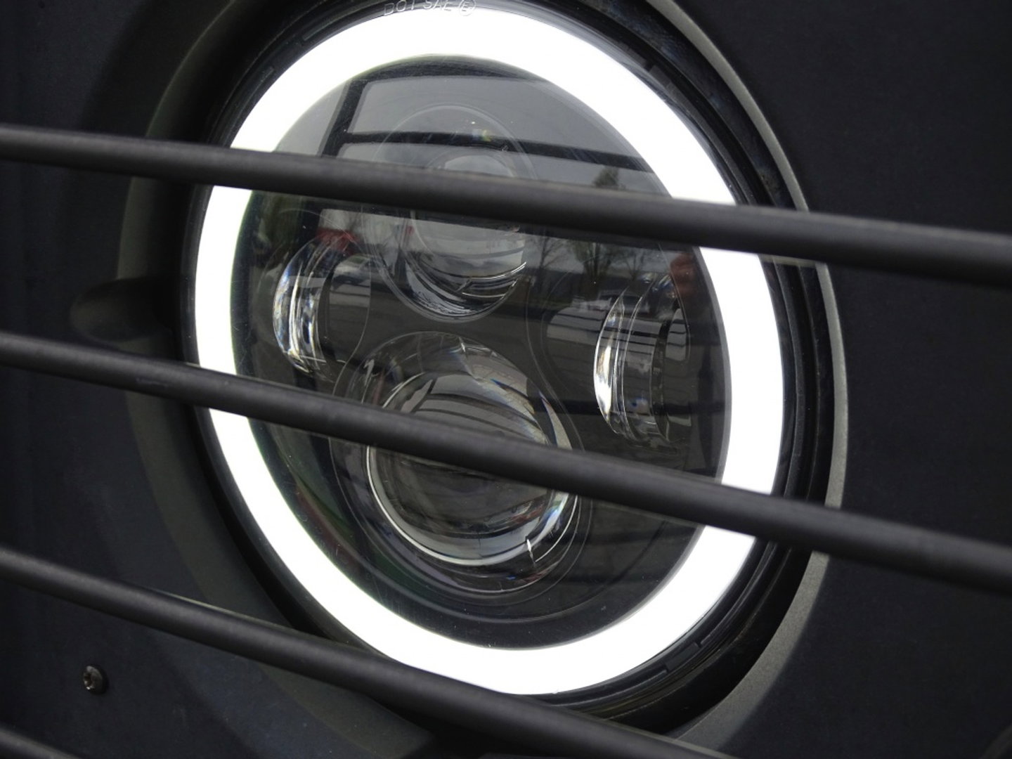 Land Rover Defender 2.4 TD4 HT 90" SE / Recaro / grijs kenteken / LED / *NAP*