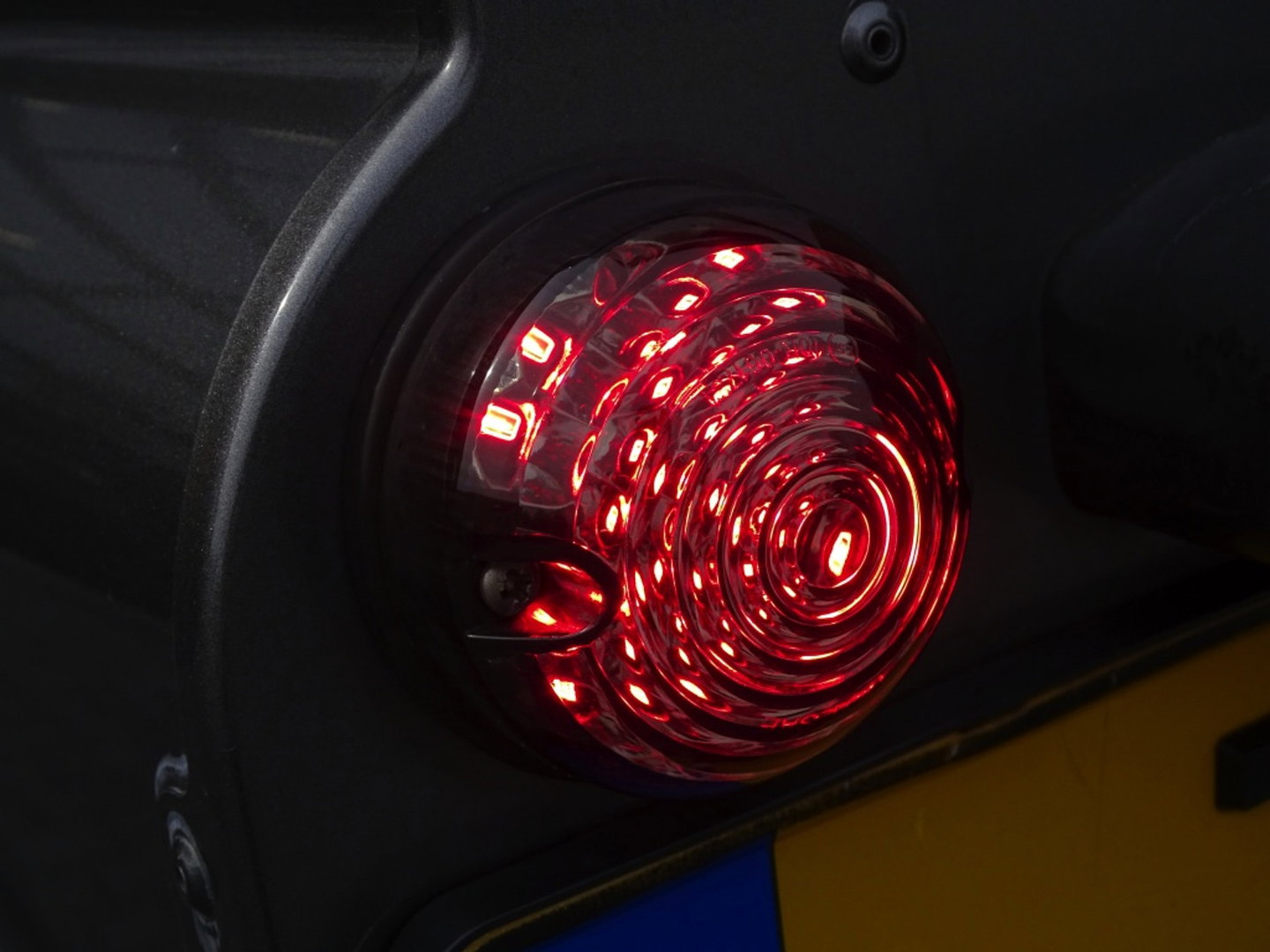 Land Rover Defender 2.4 TD4 HT 90" SE / Recaro / grijs kenteken / LED / *NAP*