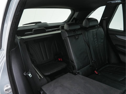 BMW X5 xDrive40d *Right-Hand-Drive* M-Sportpack High Executive [ 7-Pers. ] Aut. *LEATHER | XENON | MEMORY-PACK | HEATED-SPORTSEATS | NAVI-FULLMAP | SHIFTPADDLES | PRIVACYGLASS | ECC | TOWBAR | PDC | CRUISE | 20''ALU*