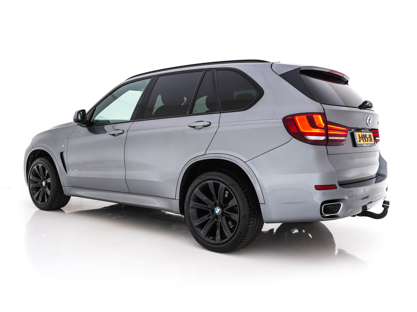 BMW X5 xDrive40d *Right-Hand-Drive* M-Sportpack High Executive [ 7-Pers. ] Aut. *LEATHER | XENON | MEMORY-PACK | HEATED-SPORTSEATS | NAVI-FULLMAP | SHIFTPADDLES | PRIVACYGLASS | ECC | TOWBAR | PDC | CRUISE | 20''ALU*