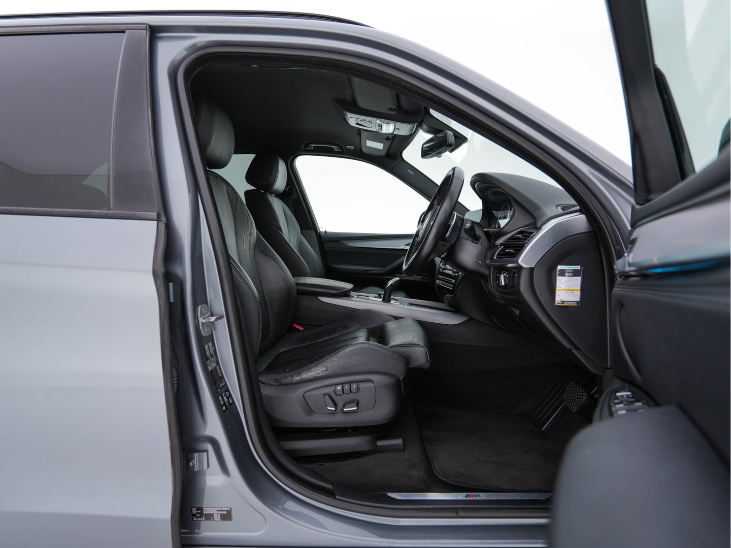 BMW X5 xDrive40d *Right-Hand-Drive* M-Sportpack High Executive [ 7-Pers. ] Aut. *LEATHER | XENON | MEMORY-PACK | HEATED-SPORTSEATS | NAVI-FULLMAP | SHIFTPADDLES | PRIVACYGLASS | ECC | TOWBAR | PDC | CRUISE | 20''ALU*