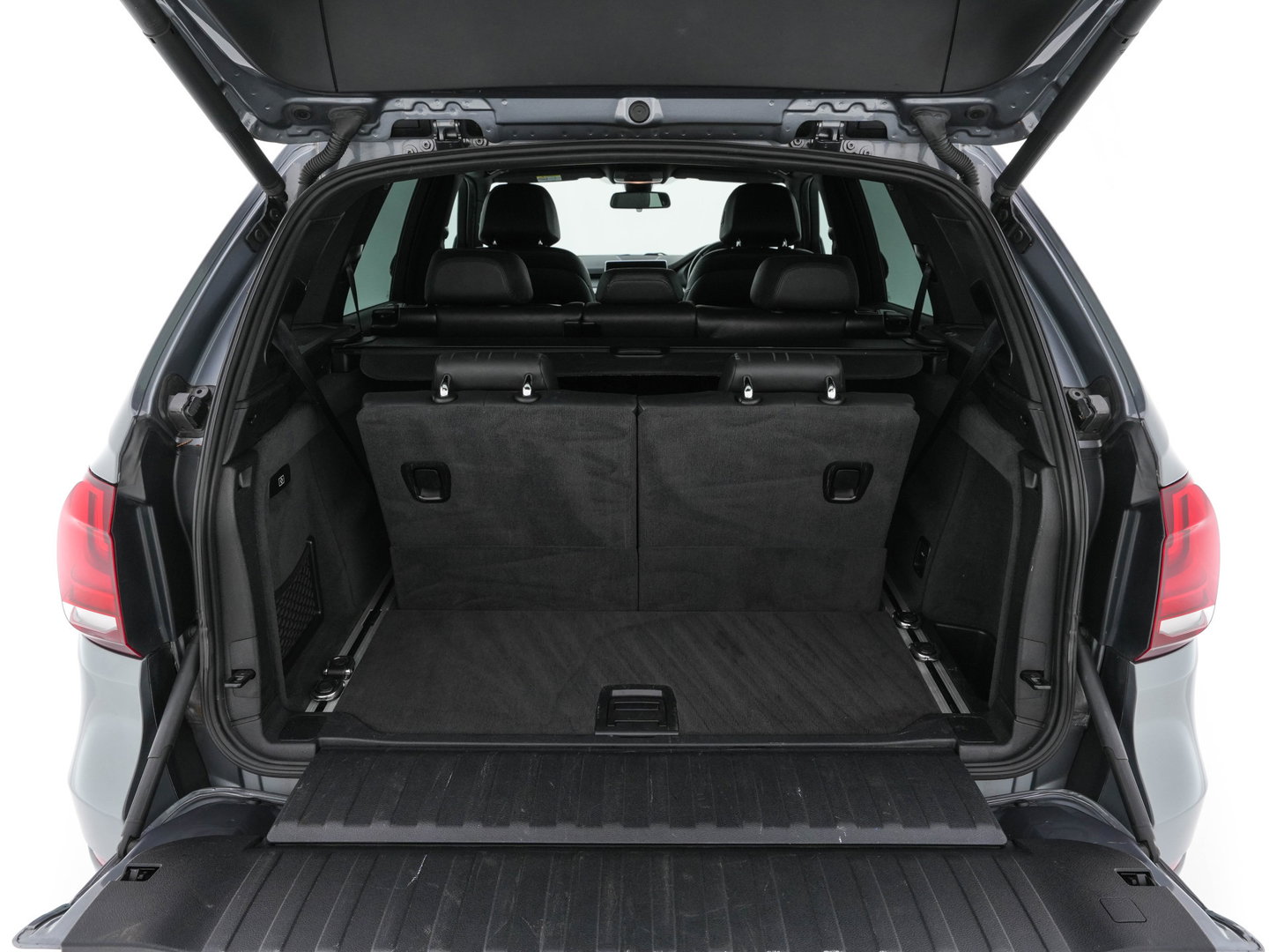 BMW X5 xDrive40d *Right-Hand-Drive* M-Sportpack High Executive [ 7-Pers. ] Aut. *LEATHER | XENON | MEMORY-PACK | HEATED-SPORTSEATS | NAVI-FULLMAP | SHIFTPADDLES | PRIVACYGLASS | ECC | TOWBAR | PDC | CRUISE | 20''ALU*