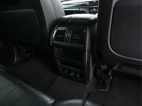 BMW X5 xDrive40d *Right-Hand-Drive* M-Sportpack High Executive [ 7-Pers. ] Aut. *LEATHER | XENON | MEMORY-PACK | HEATED-SPORTSEATS | NAVI-FULLMAP | SHIFTPADDLES | PRIVACYGLASS | ECC | TOWBAR | PDC | CRUISE | 20''ALU*