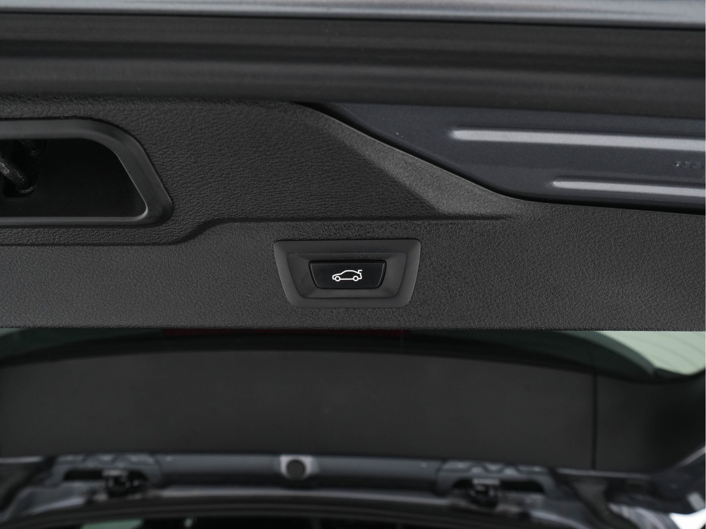 BMW X5 xDrive40d *Right-Hand-Drive* M-Sportpack High Executive [ 7-Pers. ] Aut. *LEATHER | XENON | MEMORY-PACK | HEATED-SPORTSEATS | NAVI-FULLMAP | SHIFTPADDLES | PRIVACYGLASS | ECC | TOWBAR | PDC | CRUISE | 20''ALU*