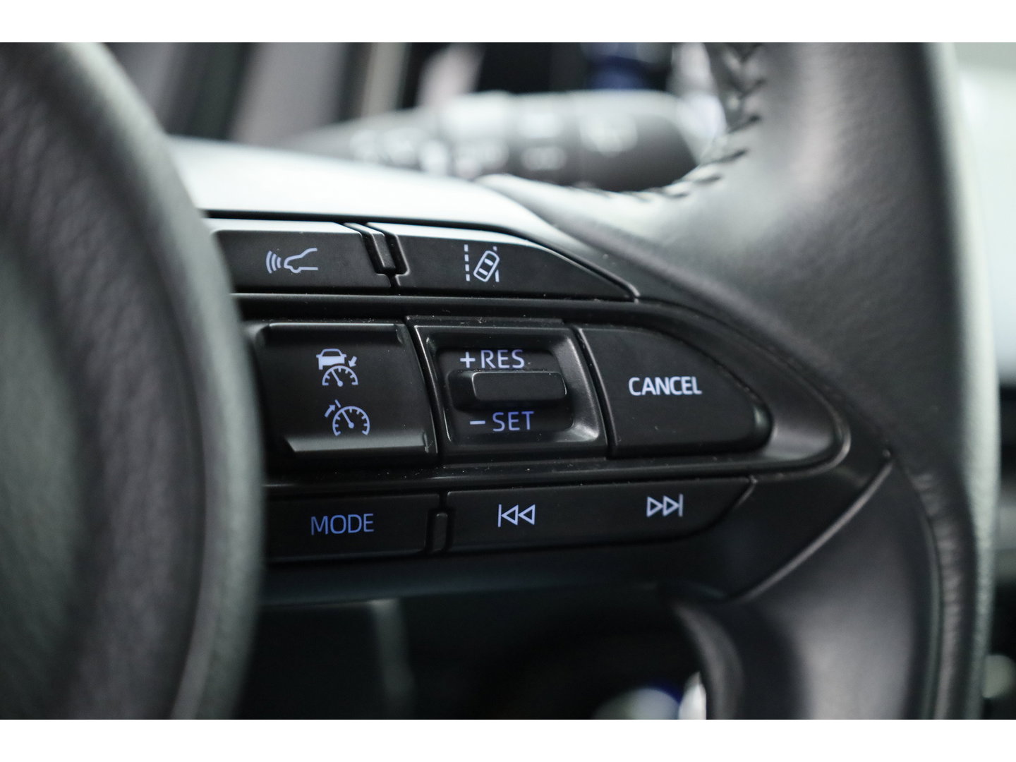 Toyota Aygo X 1.0 VVT-i MT first | Adapt. Cruise | Apple CarPlay & Android Auto | Camera | DAB | All Season