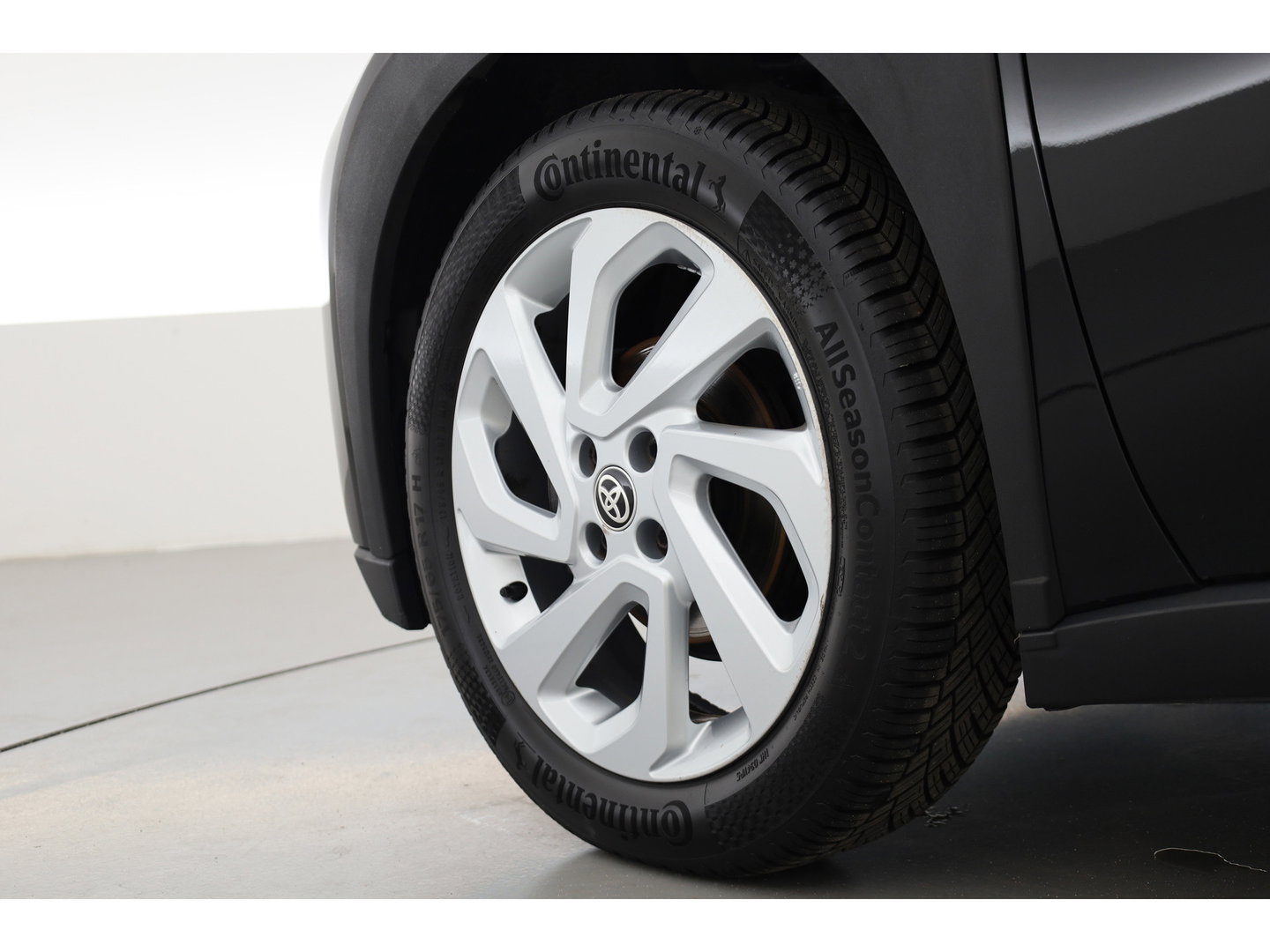 Toyota Aygo X 1.0 VVT-i MT first | Adapt. Cruise | Apple CarPlay & Android Auto | Camera | DAB | All Season