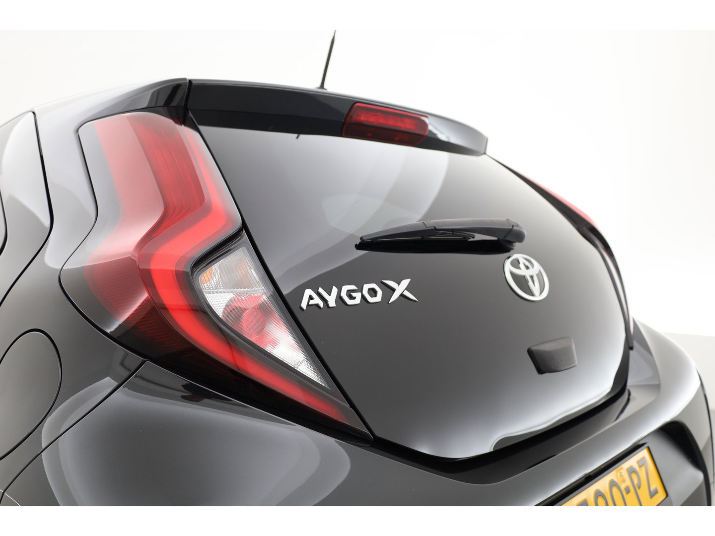 Toyota Aygo X 1.0 VVT-i MT first | Adapt. Cruise | Apple CarPlay & Android Auto | Camera | DAB | All Season