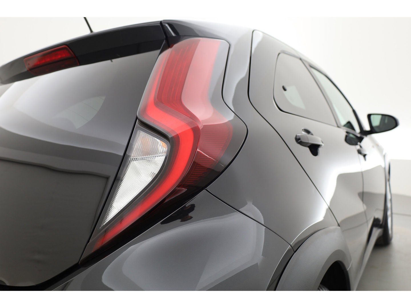 Toyota Aygo X 1.0 VVT-i MT first | Adapt. Cruise | Apple CarPlay & Android Auto | Camera | DAB | All Season