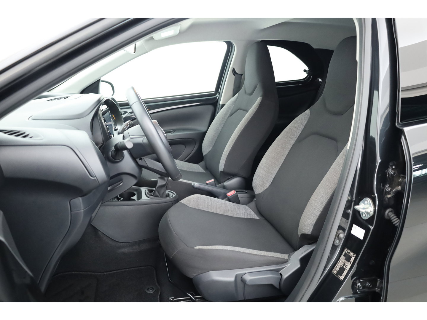 Toyota Aygo X 1.0 VVT-i MT first | Adapt. Cruise | Apple CarPlay & Android Auto | Camera | DAB | All Season