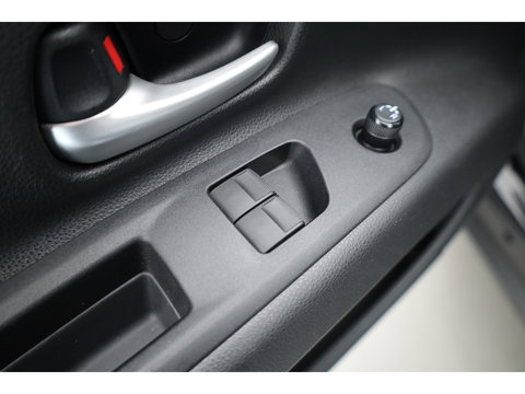 Toyota Aygo X 1.0 VVT-i MT first | Adapt. Cruise | Apple CarPlay & Android Auto | Camera | DAB | All Season