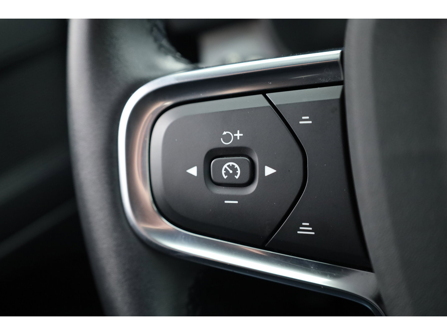 Volvo XC40 1.5 T4 Recharge Inscription Expression | Pilot Assist | Apple CarPlay & Android Auto | Trekhaak | All Season | Stoel-Stuurverw.