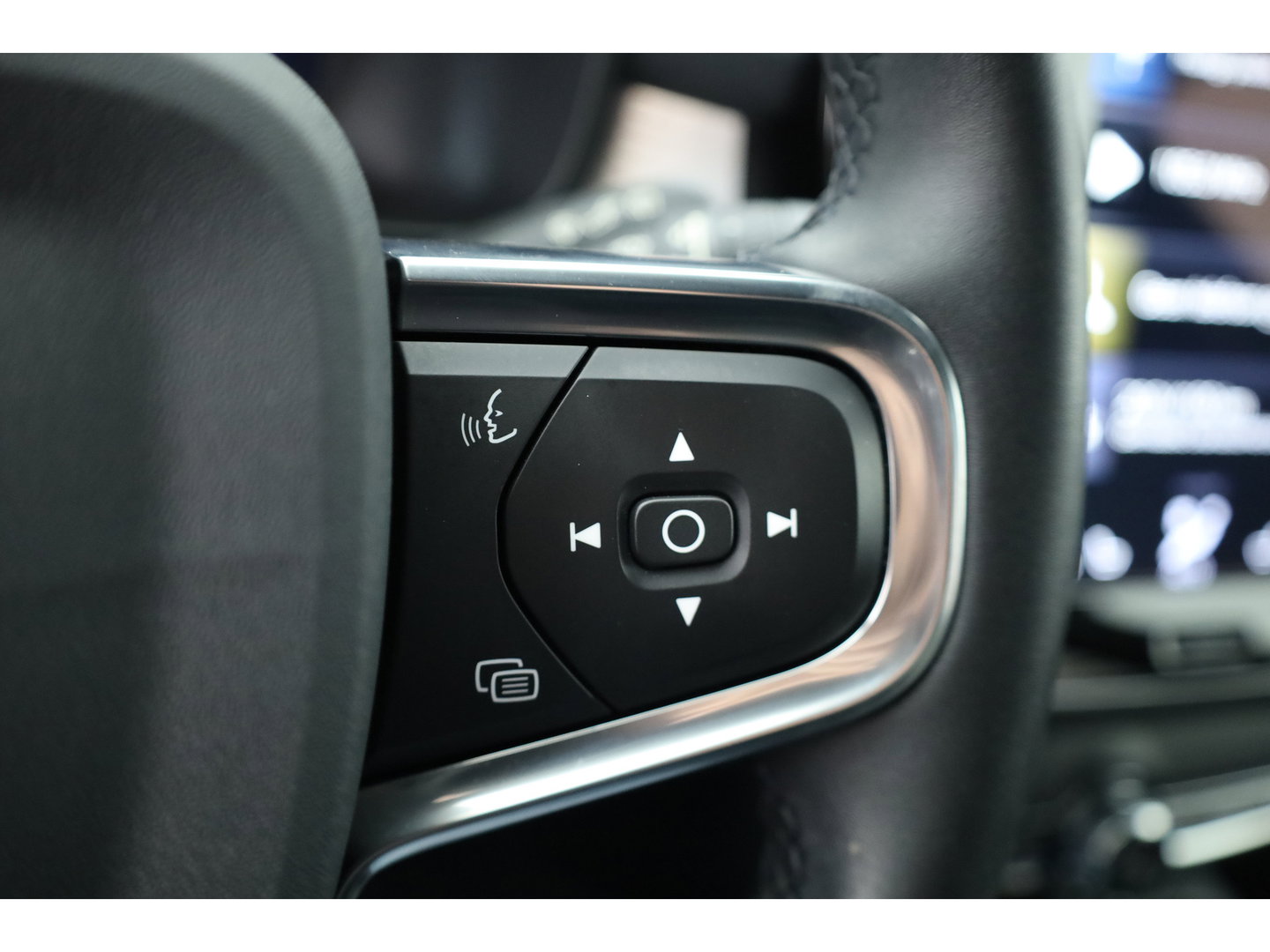 Volvo XC40 1.5 T4 Recharge Inscription Expression | Pilot Assist | Apple CarPlay & Android Auto | Trekhaak | All Season | Stoel-Stuurverw.