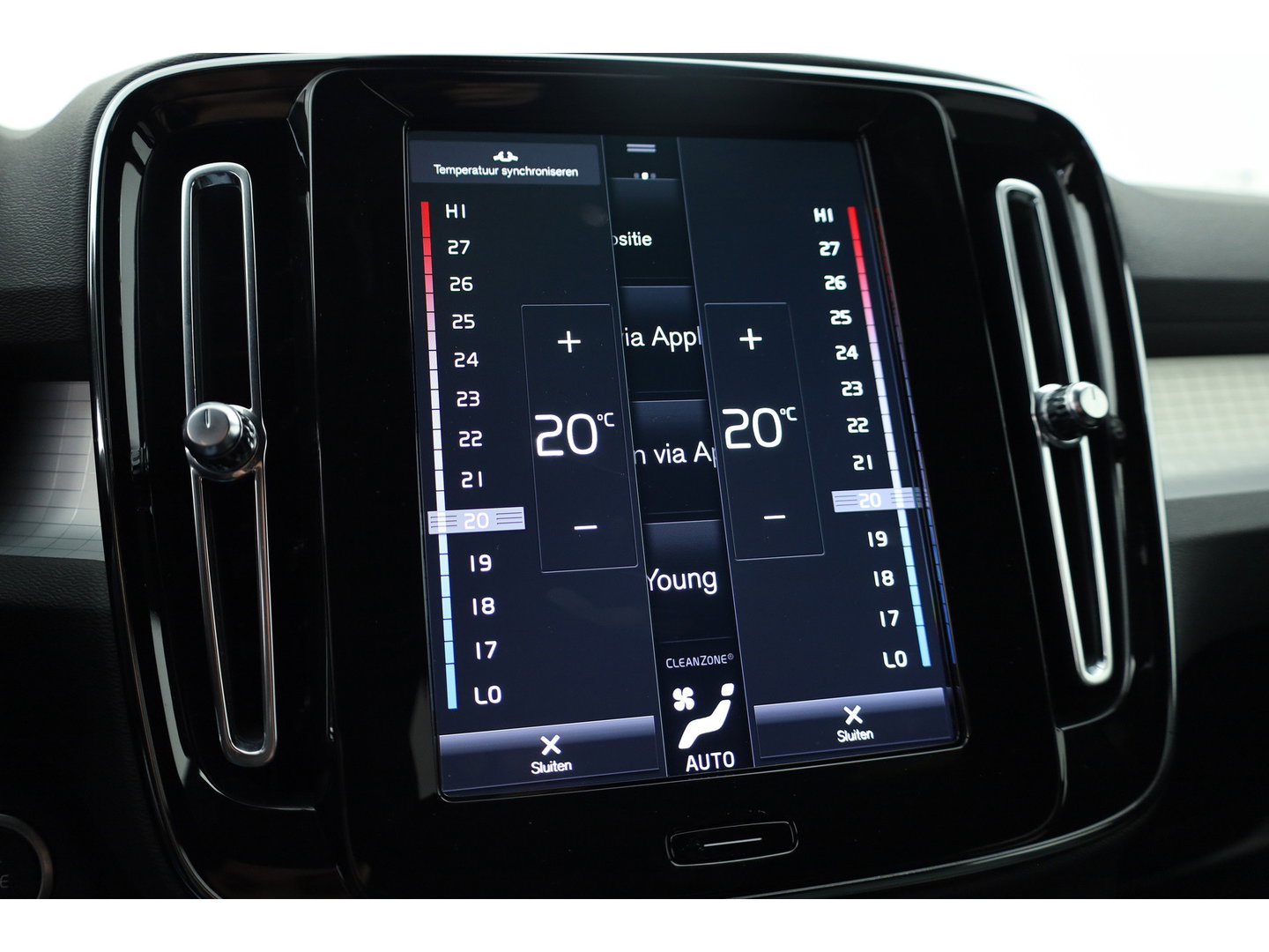 Volvo XC40 1.5 T4 Recharge Inscription Expression | Pilot Assist | Apple CarPlay & Android Auto | Trekhaak | All Season | Stoel-Stuurverw.