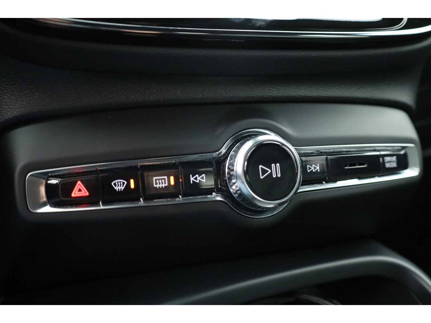 Volvo XC40 1.5 T4 Recharge Inscription Expression | Pilot Assist | Apple CarPlay & Android Auto | Trekhaak | All Season | Stoel-Stuurverw.