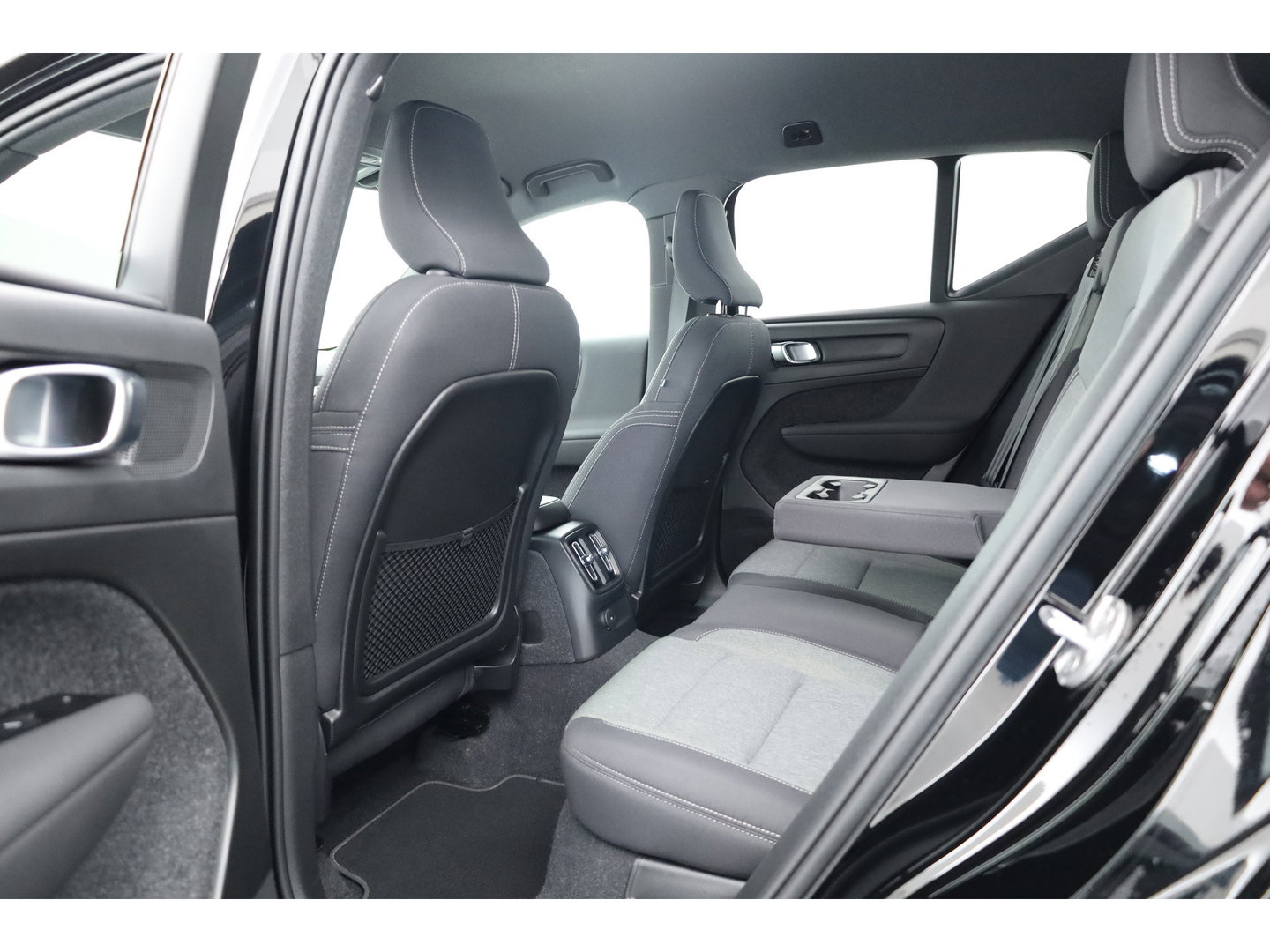 Volvo XC40 1.5 T4 Recharge Inscription Expression | Pilot Assist | Apple CarPlay & Android Auto | Trekhaak | All Season | Stoel-Stuurverw.