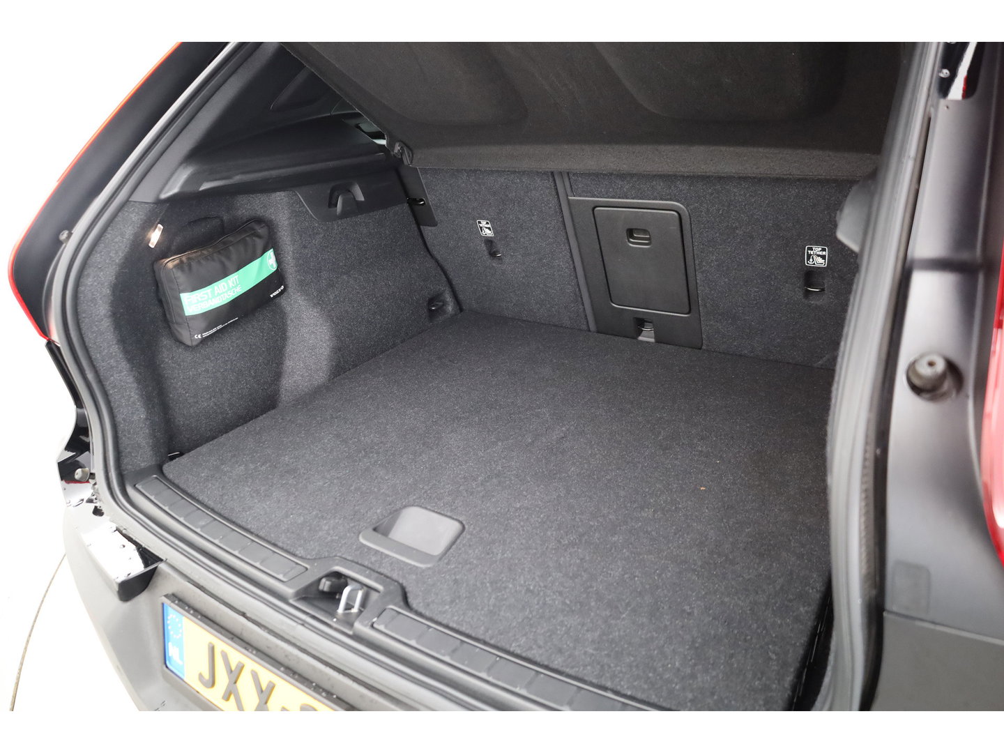 Volvo XC40 1.5 T4 Recharge Inscription Expression | Pilot Assist | Apple CarPlay & Android Auto | Trekhaak | All Season | Stoel-Stuurverw.