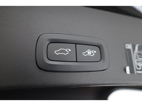 Volvo XC40 1.5 T4 Recharge Inscription Expression | Pilot Assist | Apple CarPlay & Android Auto | Trekhaak | All Season | Stoel-Stuurverw.