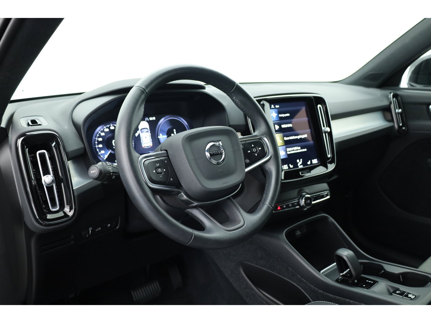 Volvo XC40 1.5 T4 Recharge Inscription Expression | Pilot Assist | Apple CarPlay & Android Auto | Trekhaak | All Season | Stoel-Stuurverw.