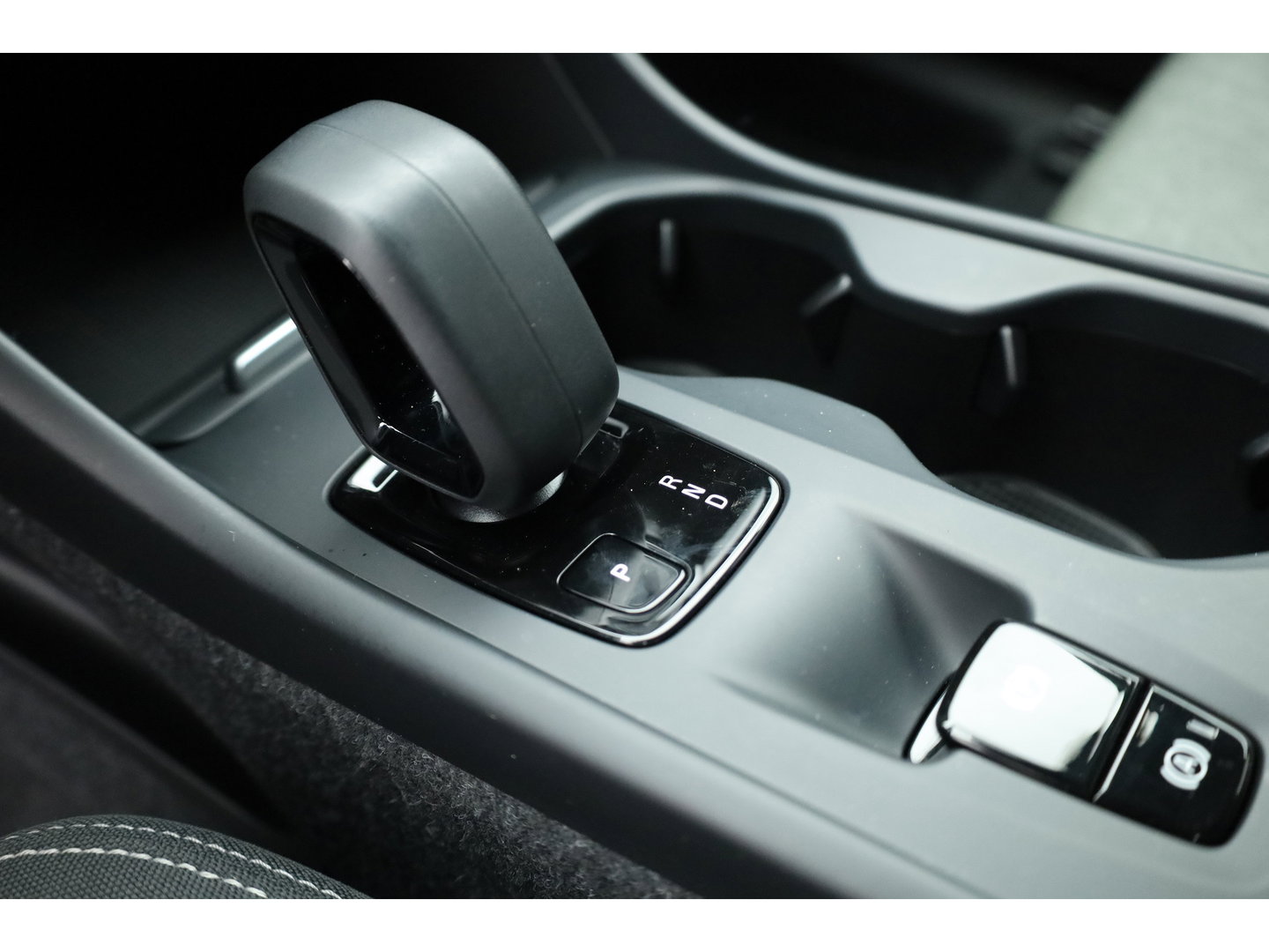 Volvo XC40 1.5 T4 Recharge Inscription Expression | Pilot Assist | Apple CarPlay & Android Auto | Trekhaak | All Season | Stoel-Stuurverw.