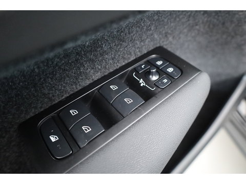Volvo XC40 1.5 T4 Recharge Inscription Expression | Pilot Assist | Apple CarPlay & Android Auto | Trekhaak | All Season | Stoel-Stuurverw.