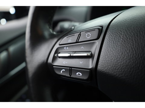 Hyundai KONA EV Premium 64 kWh | SOH 96,3% | Stoelverw./vent. | Afn. Trekhaak | Krell Audio | Camera | HUD | Adapt. Cruise