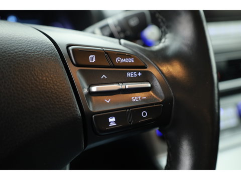 Hyundai KONA EV Premium 64 kWh | SOH 96,3% | Stoelverw./vent. | Afn. Trekhaak | Krell Audio | Camera | HUD | Adapt. Cruise