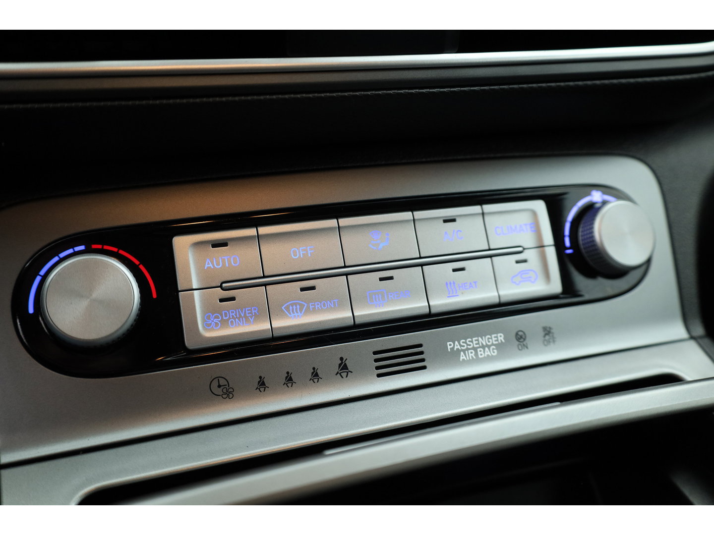 Hyundai KONA EV Premium 64 kWh | SOH 96,3% | Stoelverw./vent. | Afn. Trekhaak | Krell Audio | Camera | HUD | Adapt. Cruise