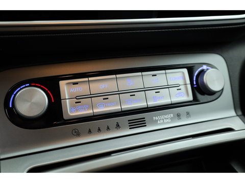 Hyundai KONA EV Premium 64 kWh | SOH 96,3% | Stoelverw./vent. | Afn. Trekhaak | Krell Audio | Camera | HUD | Adapt. Cruise