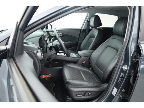 Hyundai KONA EV Premium 64 kWh | SOH 96,3% | Stoelverw./vent. | Afn. Trekhaak | Krell Audio | Camera | HUD | Adapt. Cruise
