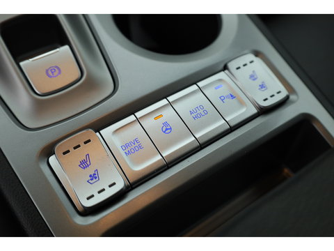 Hyundai KONA EV Premium 64 kWh | SOH 96,3% | Stoelverw./vent. | Afn. Trekhaak | Krell Audio | Camera | HUD | Adapt. Cruise