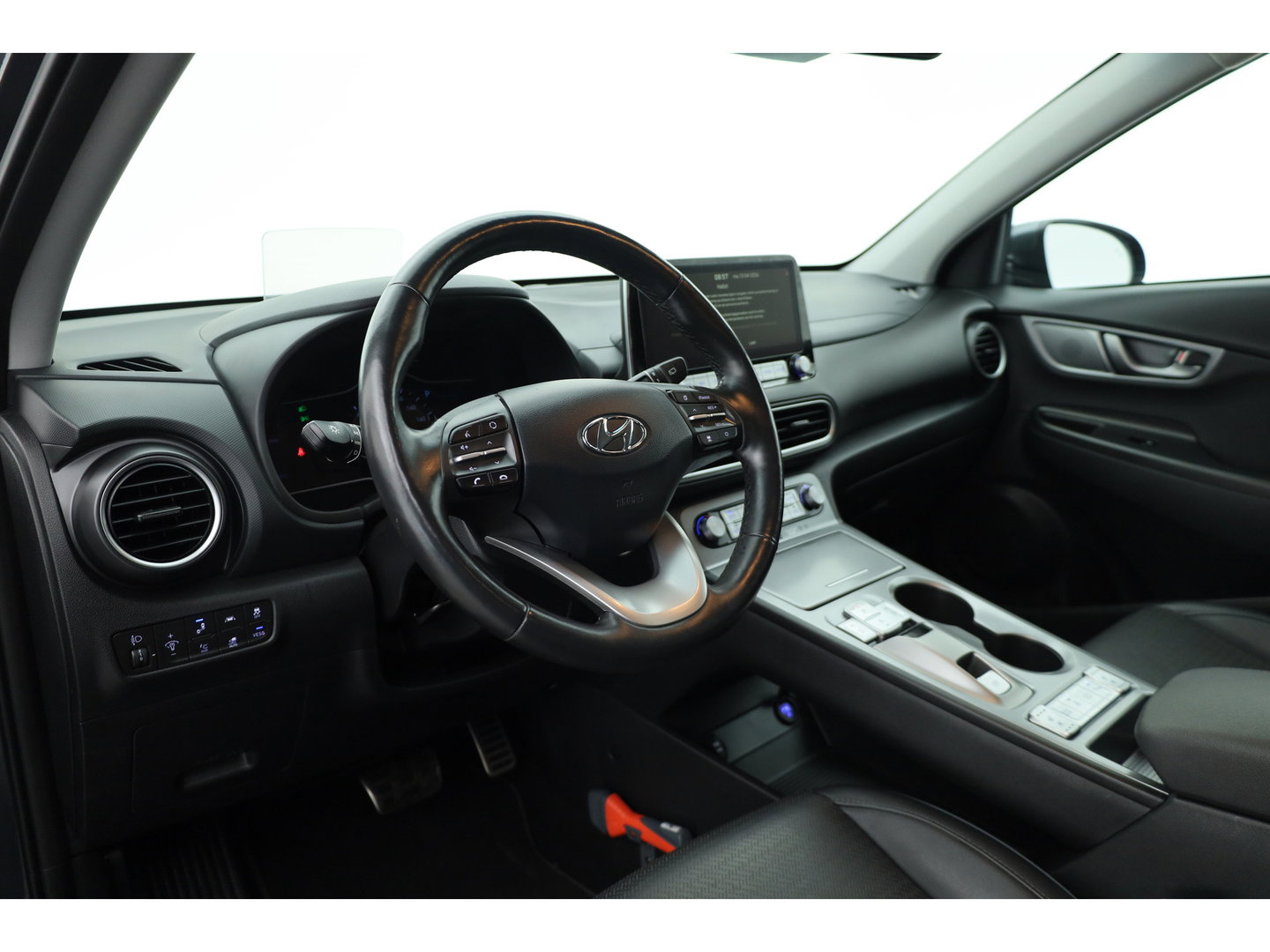 Hyundai KONA EV Premium 64 kWh | SOH 96,3% | Stoelverw./vent. | Afn. Trekhaak | Krell Audio | Camera | HUD | Adapt. Cruise